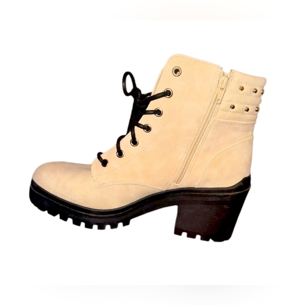 NOBO SIZE 11 WOMEN’S HEELED HIKER BOOTIES NWOT - Picture 1 of 13